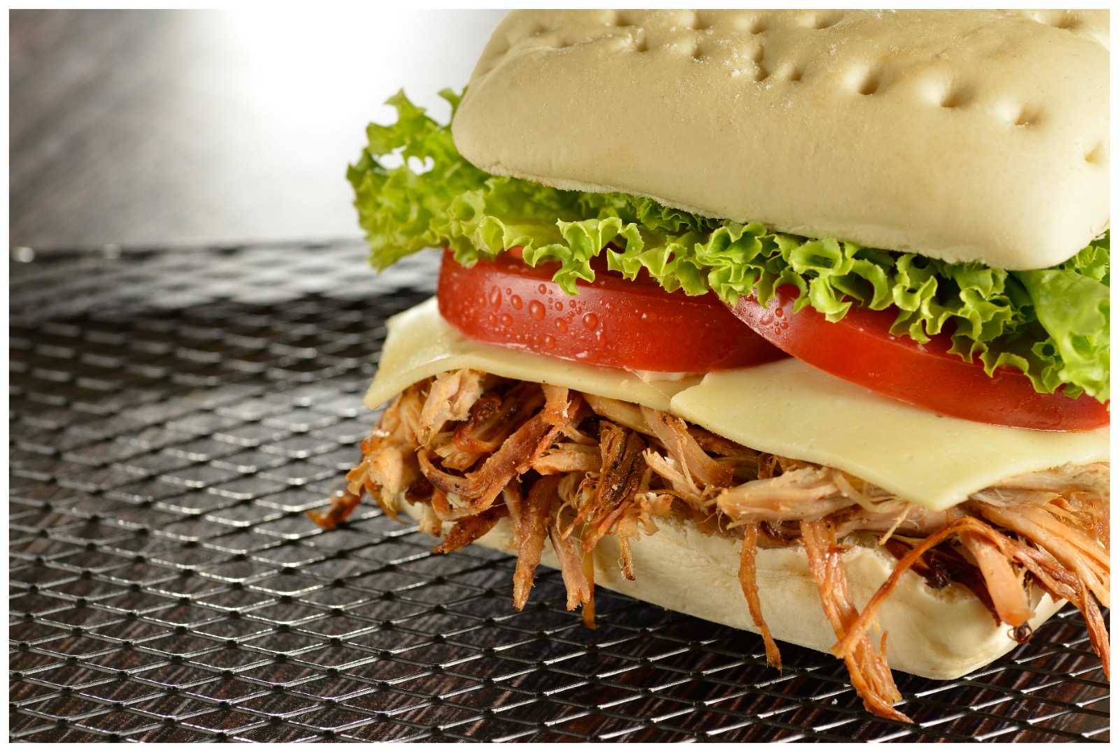 PULLED PORK CON PAPITAS CHIPS