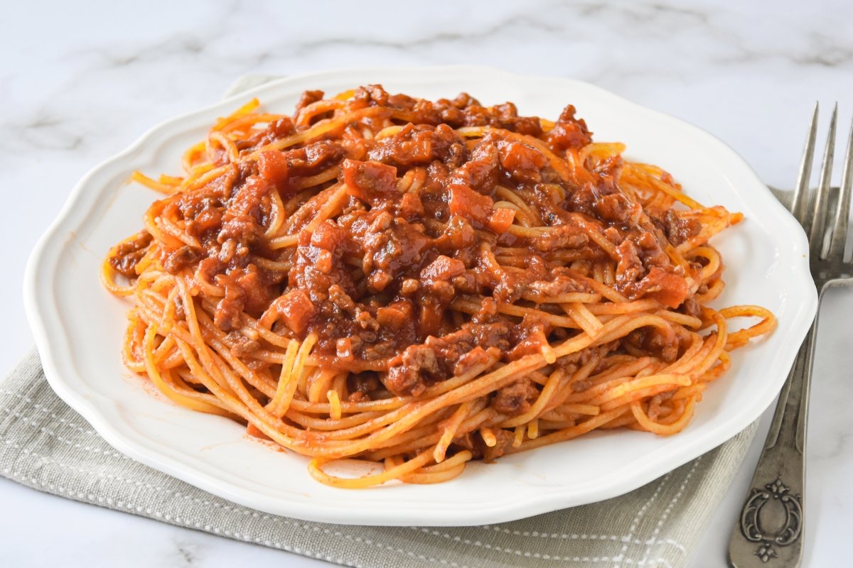 SPAGUETTI A LA BOLOÑESA