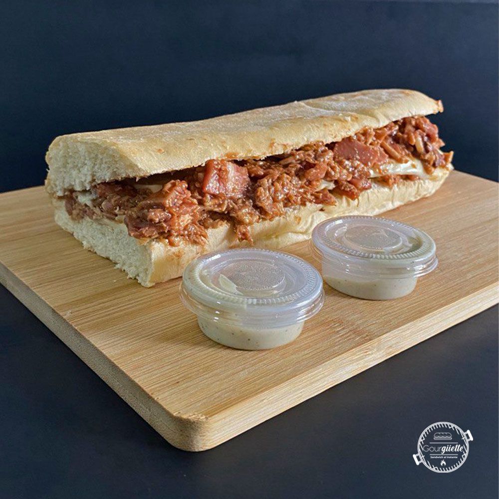 Sándwich de Pechuga de Pollo en Salsa BBQ casera