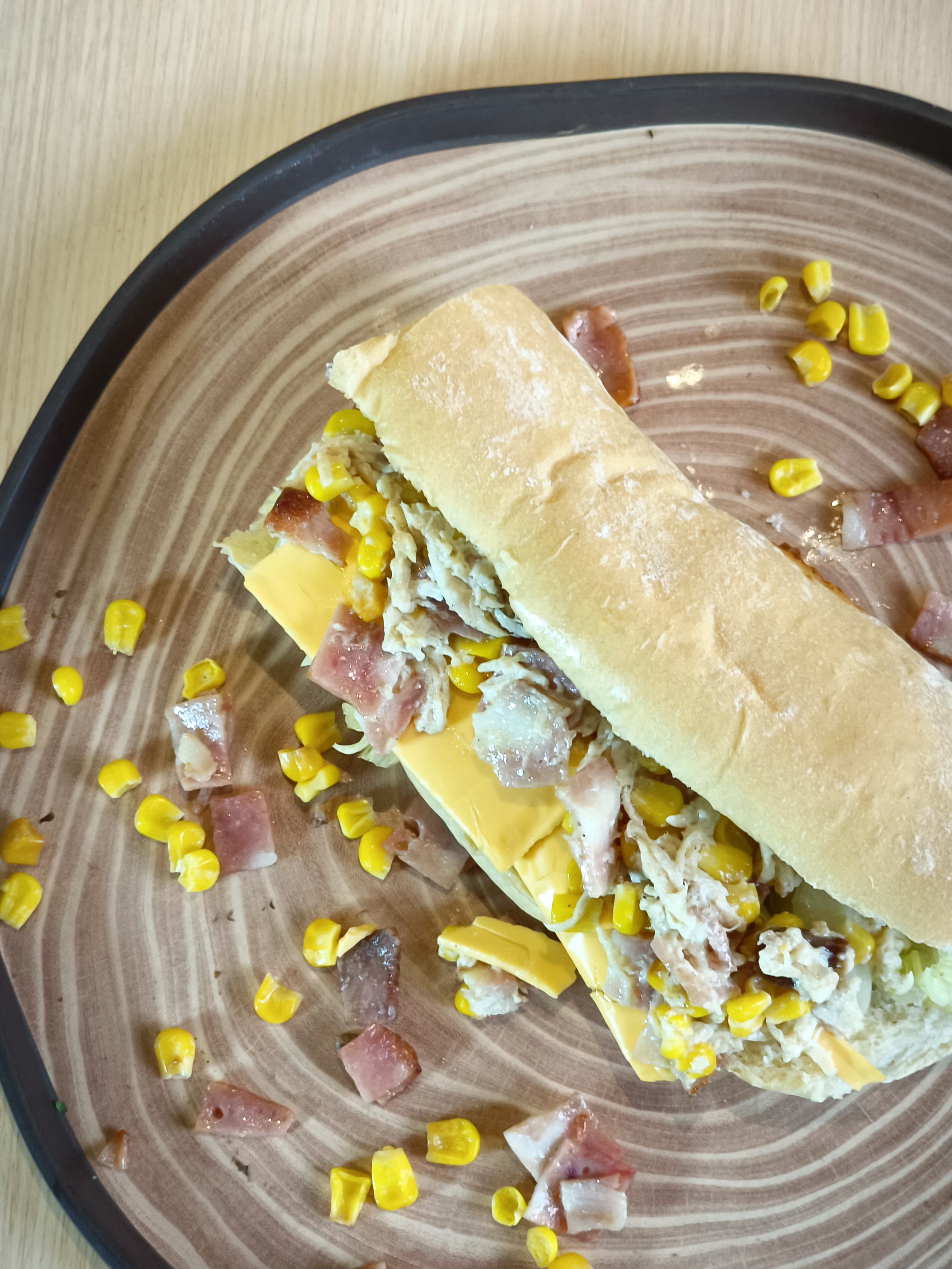 Sándwich de Pechuga de pollo en salsa de ajo casera