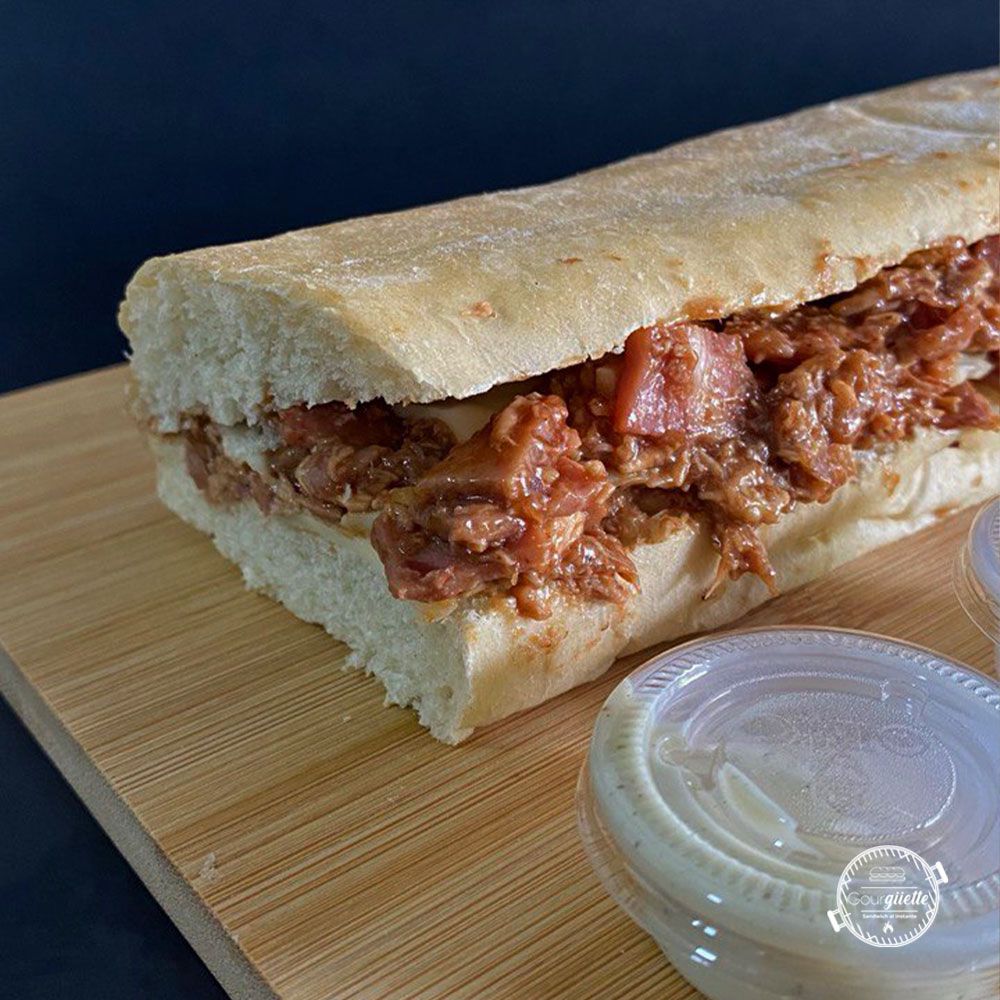 Sándwich de Pechuga de pollo en salsa BBQ casera
